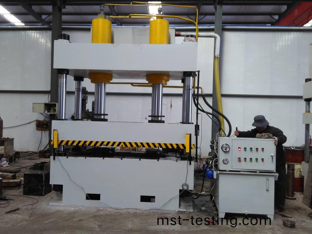 油(you)壓(ya)機(ji)