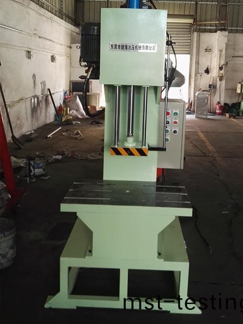 東莞油(you)壓(ya)機